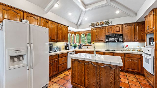 4504 W Cedar Brooke Lane, Rogers, AR 72758