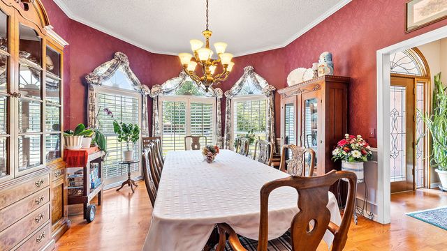 4504 W Cedar Brooke Lane, Rogers, AR 72758