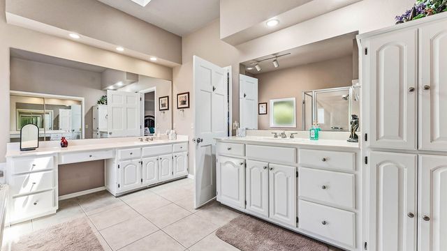 4504 W Cedar Brooke Lane, Rogers, AR 72758