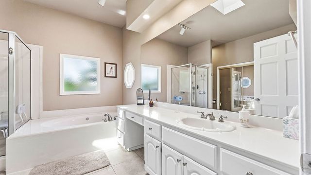 4504 W Cedar Brooke Lane, Rogers, AR 72758