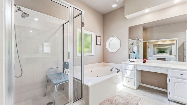 4504 W Cedar Brooke Lane, Rogers, AR 72758