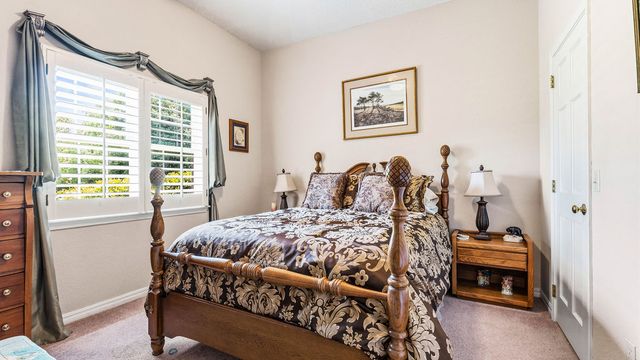 4504 W Cedar Brooke Lane, Rogers, AR 72758