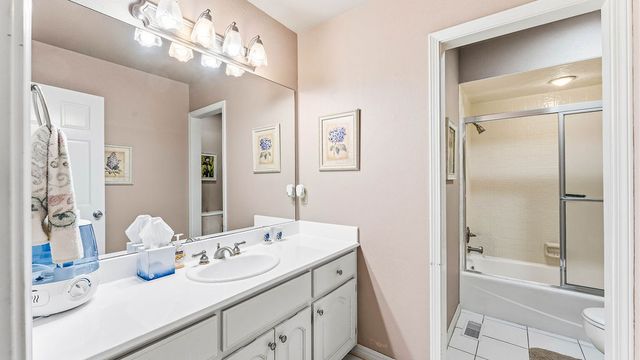 4504 W Cedar Brooke Lane, Rogers, AR 72758