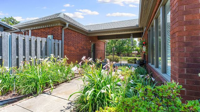 4504 W Cedar Brooke Lane, Rogers, AR 72758