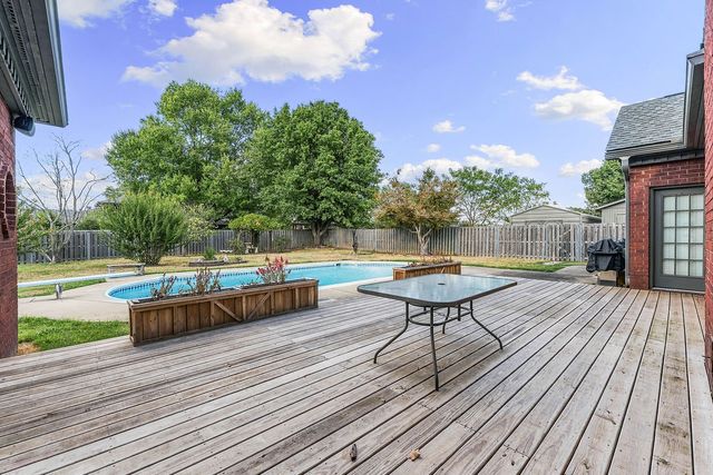 4504 W Cedar Brooke Lane, Rogers, AR 72758