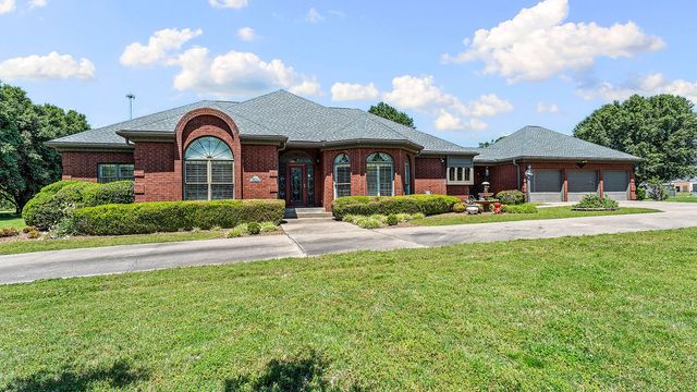 4504 W Cedar Brooke Lane, Rogers, AR 72758