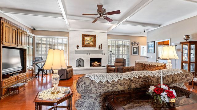 4504 W Cedar Brooke Lane, Rogers, AR 72758