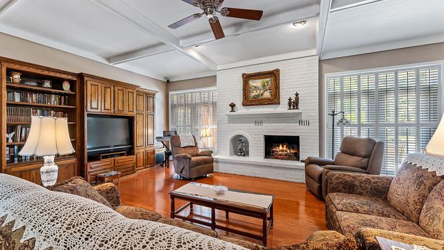 4504 W Cedar Brooke Lane, Rogers, AR 72758