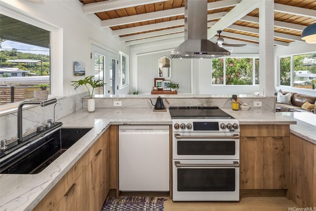 1375 Kupau Street, Kailua, HI 96734