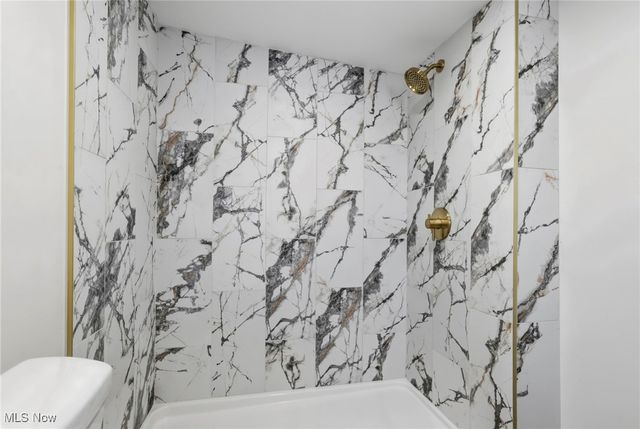 208 Meek Avenue, Byesville, OH 43723