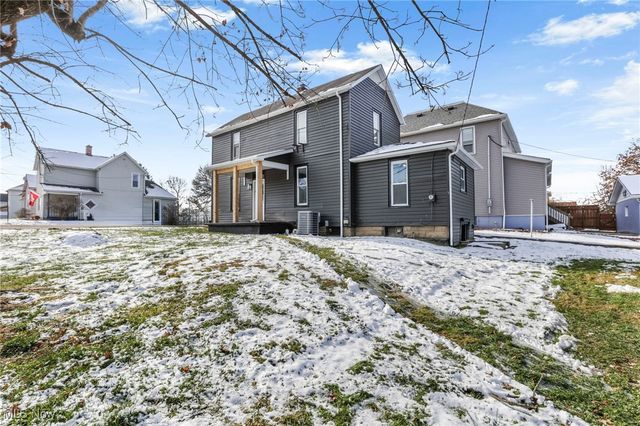 208 Meek Avenue, Byesville, OH 43723