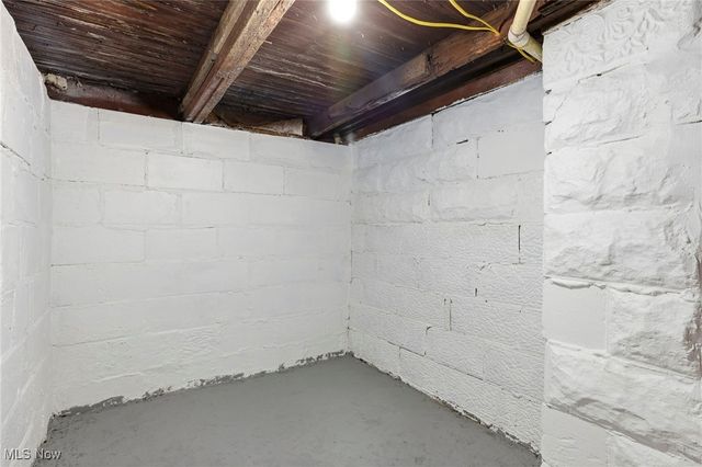 208 Meek Avenue, Byesville, OH 43723