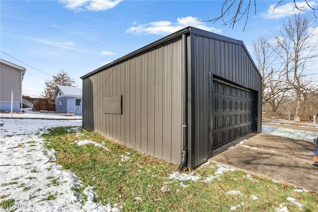 208 Meek Avenue, Byesville, OH 43723