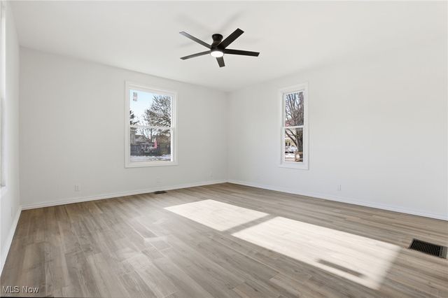 208 Meek Avenue, Byesville, OH 43723