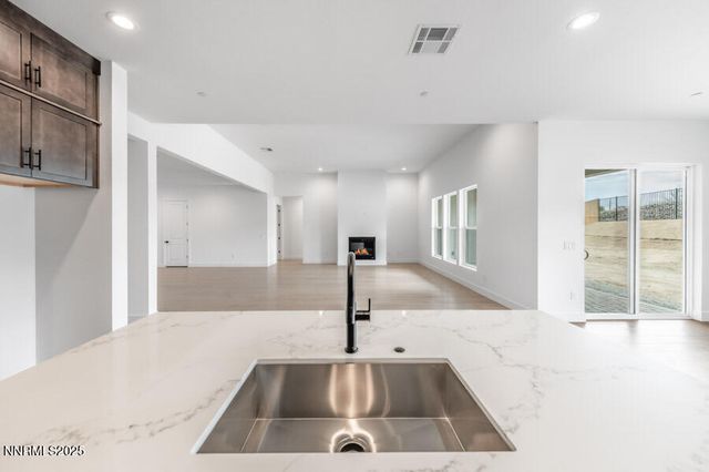 2940 Murrelet Way Cinnamon 83, Sparks, NV 89441