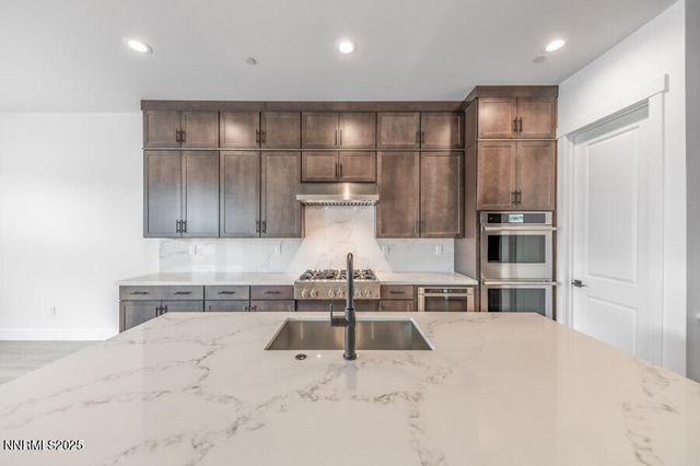 2940 Murrelet Way Cinnamon 83, Sparks, NV 89441