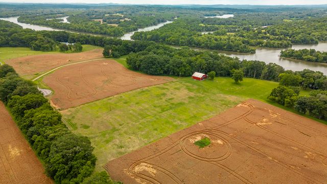 1113 E Robertson Rd, Castalian Springs, TN 37031