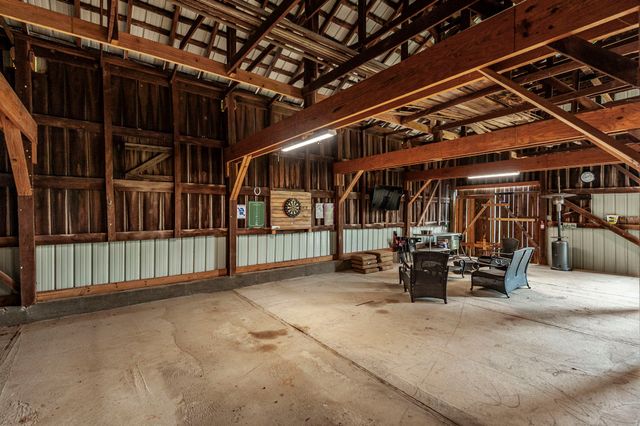 1113 E Robertson Rd, Castalian Springs, TN 37031