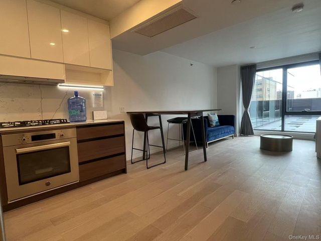 14449 Northern Boulevard 208, Flushing, NY 11354