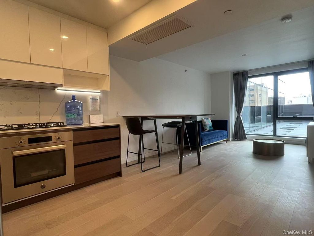 14449 Northern Boulevard 208, Flushing, NY 11354