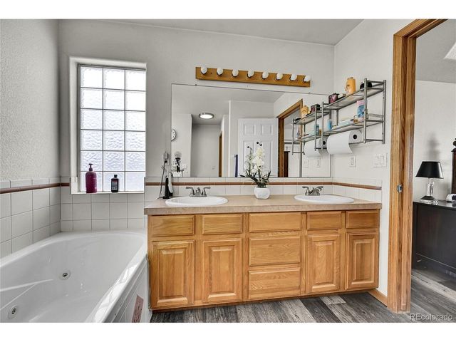 2340 Birdie Way, Milliken, CO 80543