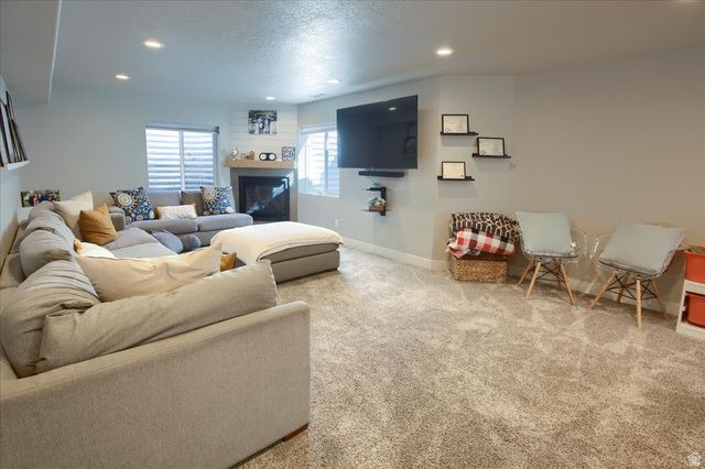 263 S SUNBURST DR, Layton, UT 84041