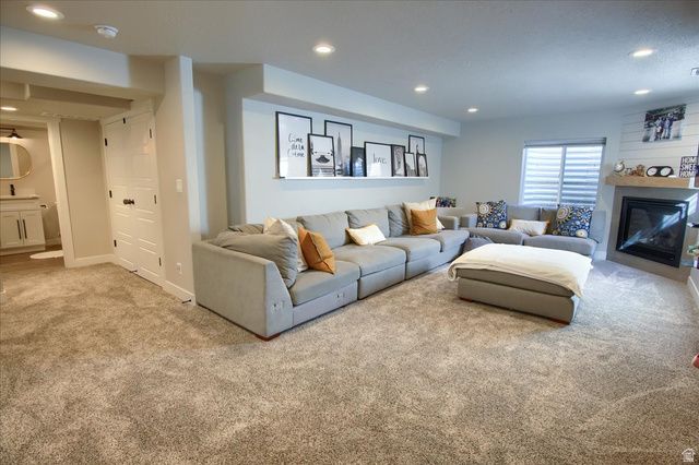 263 S SUNBURST DR, Layton, UT 84041