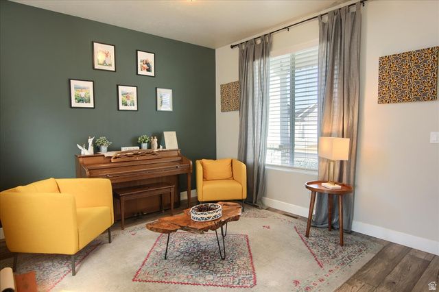 263 S SUNBURST DR, Layton, UT 84041