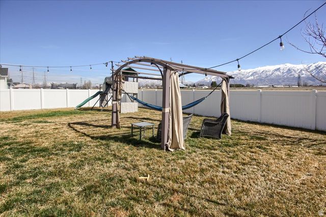 263 S SUNBURST DR, Layton, UT 84041