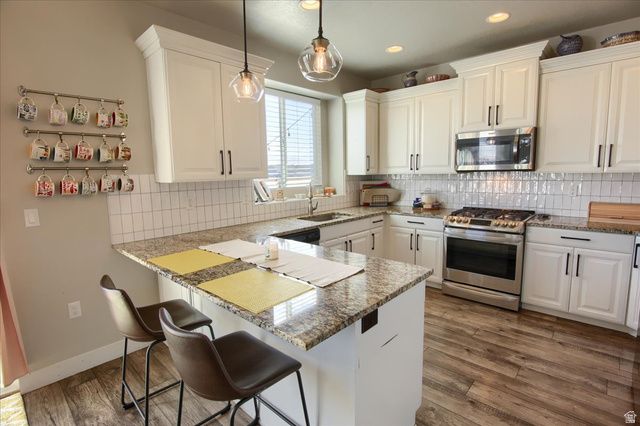 263 S SUNBURST DR, Layton, UT 84041