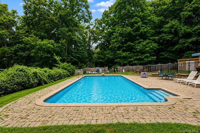 41 Fenwood Road, Mahopac, NY 10541