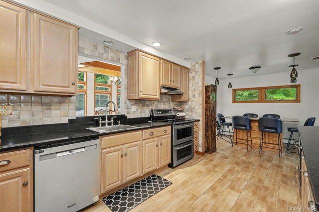 41 Fenwood Road, Mahopac, NY 10541