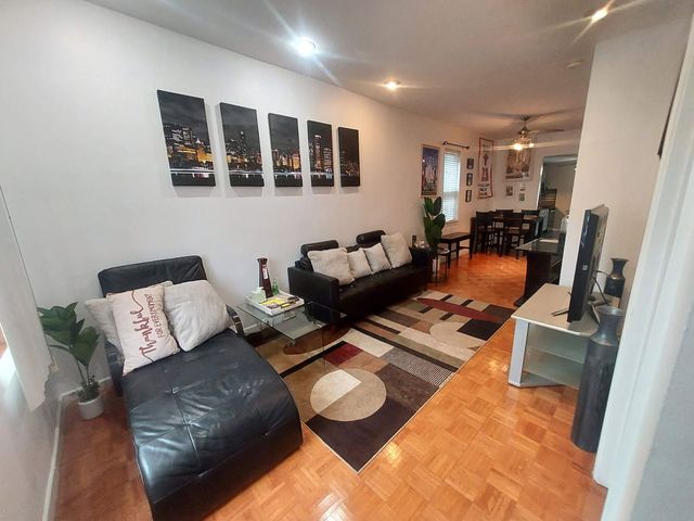 2516 W Lyndale Street, Chicago, IL 60647