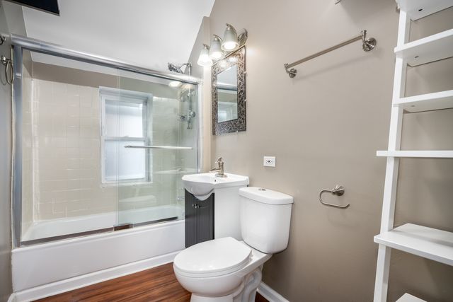 2516 W Lyndale Street, Chicago, IL 60647