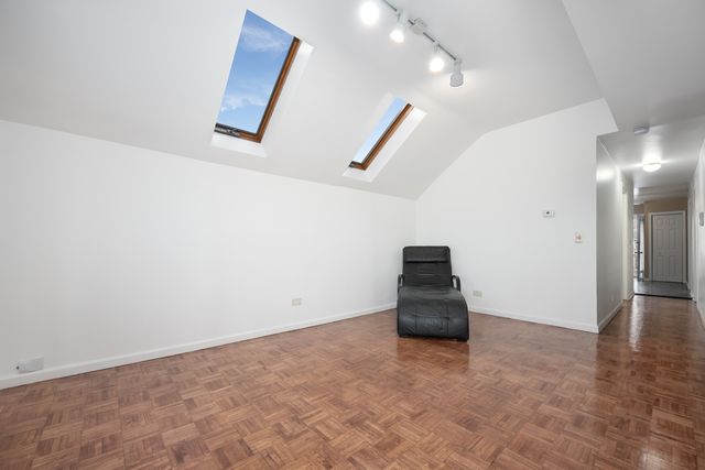 2516 W Lyndale Street, Chicago, IL 60647