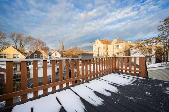 2516 W Lyndale Street, Chicago, IL 60647