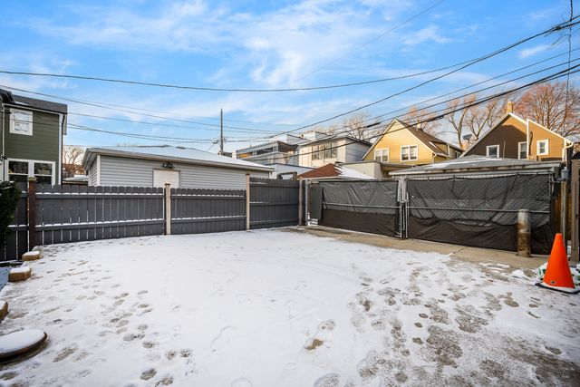 2516 W Lyndale Street, Chicago, IL 60647