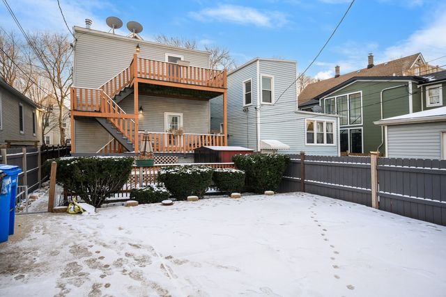 2516 W Lyndale Street, Chicago, IL 60647