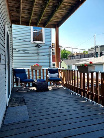 2516 W Lyndale Street, Chicago, IL 60647