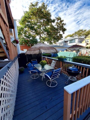 2516 W Lyndale Street, Chicago, IL 60647