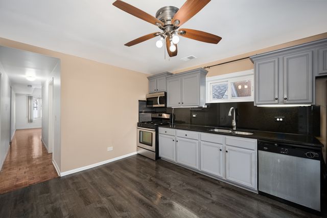 2516 W Lyndale Street, Chicago, IL 60647