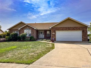 209 Heritage Street, Columbia, IL 62236