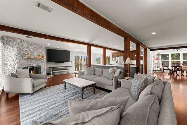 5983 Nachoochee Trail, Flowery Branch, GA 30542