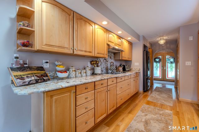 125 Lakemere Drive, Southbury, CT 06488