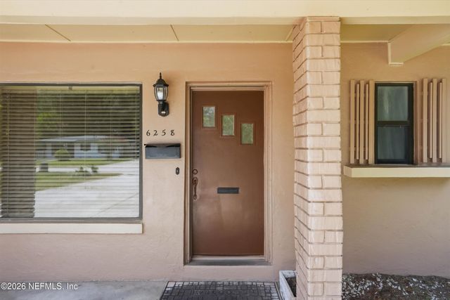 6258 SPRING FOREST Circle, Jacksonville, FL 32216