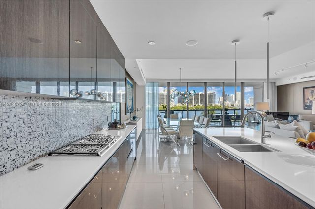 3300 NE 188th Street 318, Aventura, FL 33180