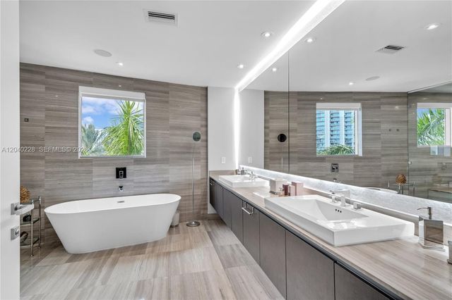 3300 NE 188th Street 318, Aventura, FL 33180
