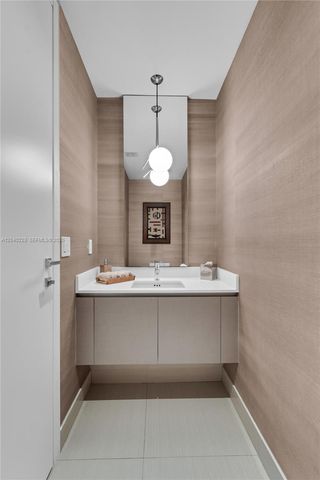 3300 NE 188th Street 318, Aventura, FL 33180