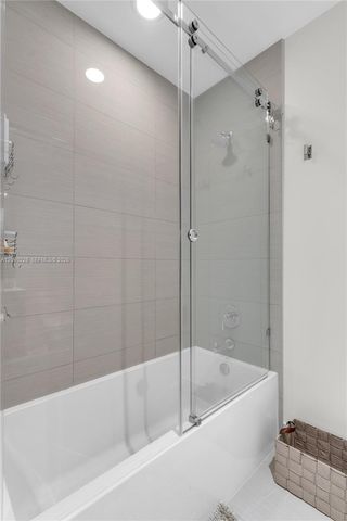 3300 NE 188th Street 318, Aventura, FL 33180