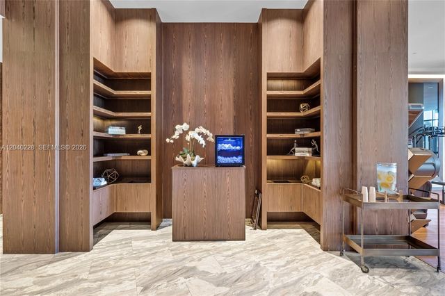 3300 NE 188th Street 318, Aventura, FL 33180